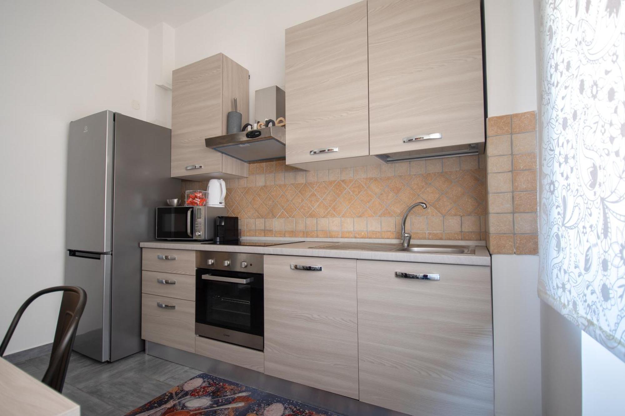 Casa Vacanze Family House Posizione Centralissima Civitavecchia Exteriör bild