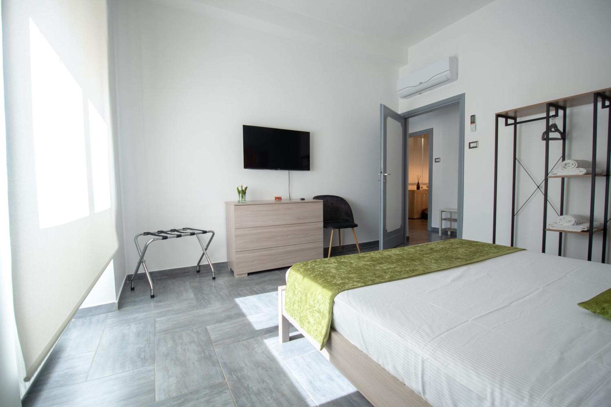 Casa Vacanze Family House Posizione Centralissima Civitavecchia Exteriör bild